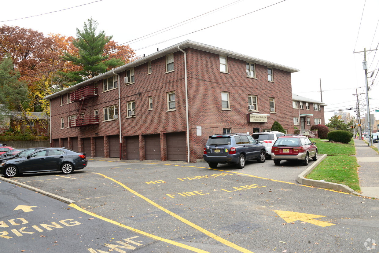 Primary Photo - 1553 Lemoine Ave