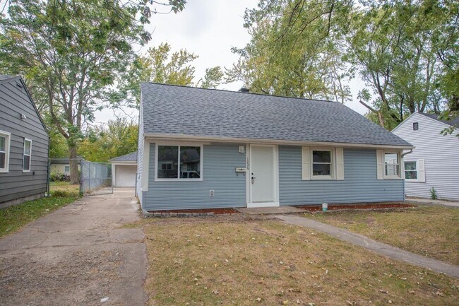 Foto del edificio - 4 bedroom 2 Bath home!!