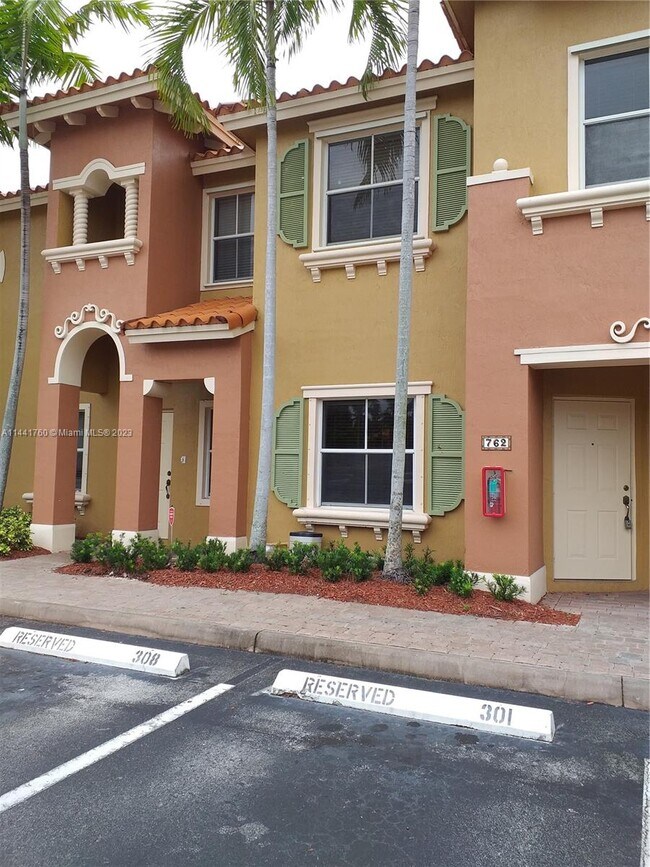 Building Photo - 762 SW 107th Ave