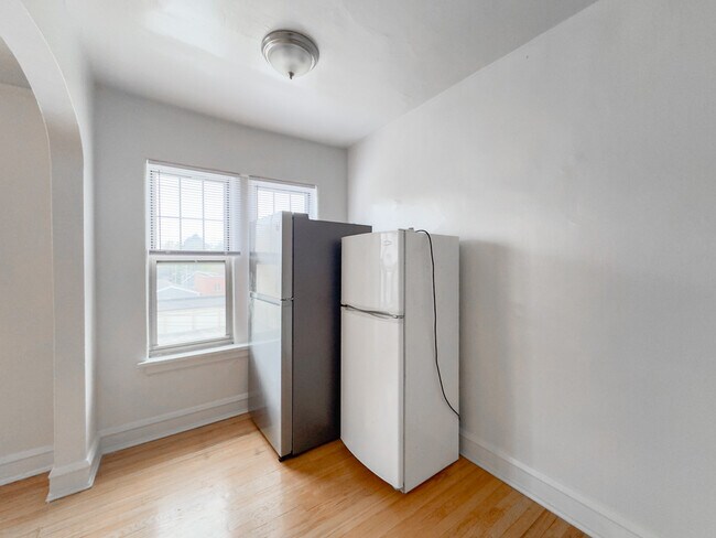 Building Photo - 245-1245 Elmwood Ave