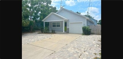 Building Photo - 209 7th St