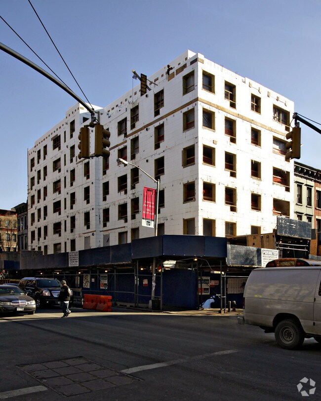 Building Photo - Lancaster Lexington