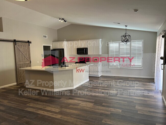 Foto del edificio - 7732 W Ocotillo Rd