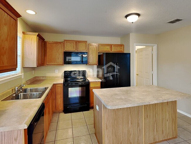 Foto del edificio - 232 Rock Springs Dr