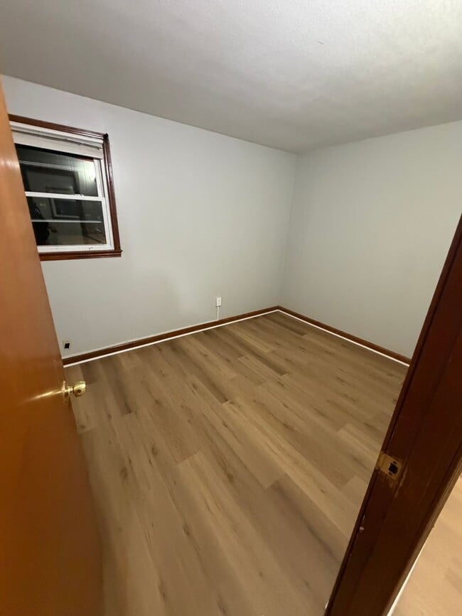 Foto del edificio - 58 Marconi Ave