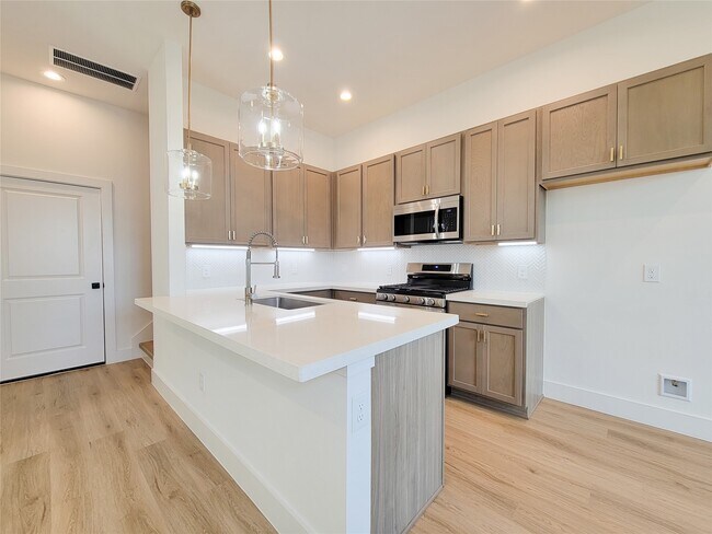 Foto del edificio - 1542 W Tidwell Rd