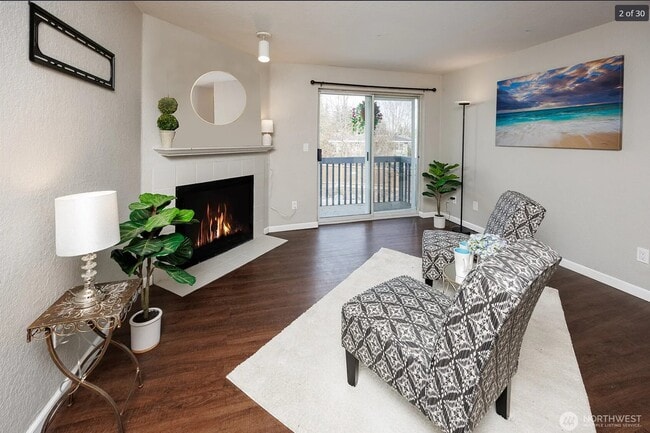 Foto del edificio - 16817 Larch Way