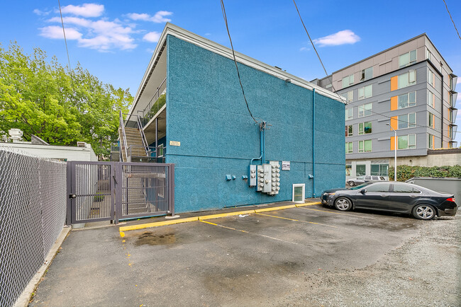 Building Photo - 3435 Rainier Ave S