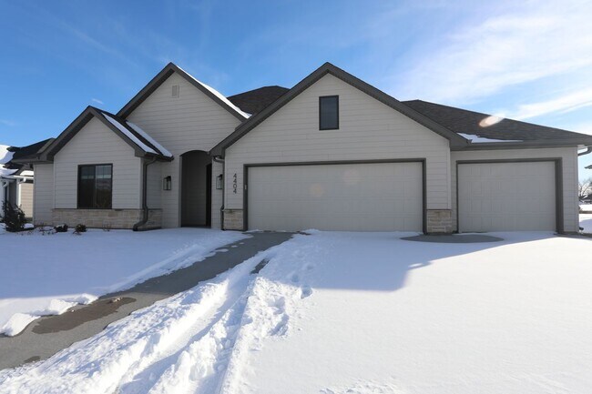 Building Photo - 4404 Kingston Heath Dr