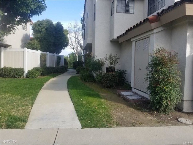 Building Photo - 3 br, 3 bath Condo - 22920 Estoril Dr # 412