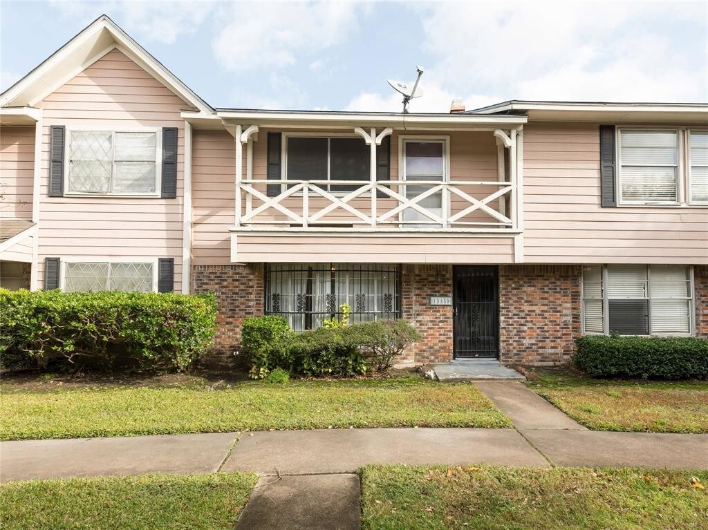 Primary Photo - 13459 Castilian Dr