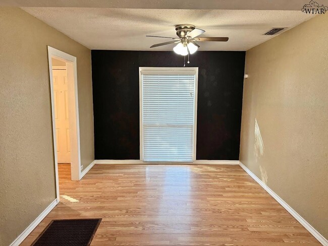 Foto del edificio - 1801 Rose St