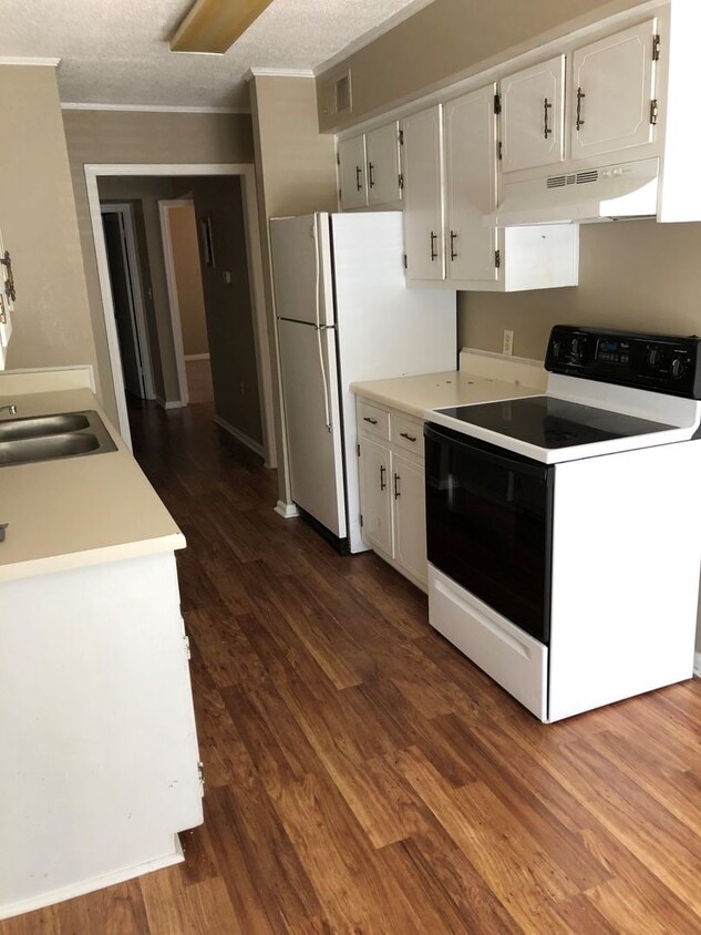 Primary Photo - 307 BLUE WAVE PROPERTIES, LLC