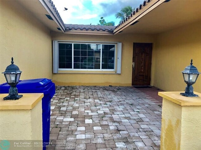 Building Photo - 2180 NW 93rd Ave