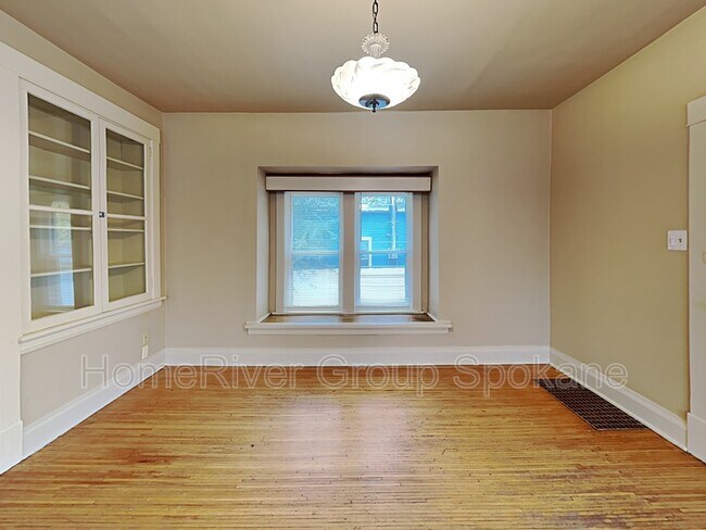 Building Photo - 2610 N Stone St
