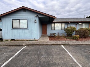 Building Photo - 1802-1804 N 40th Pl