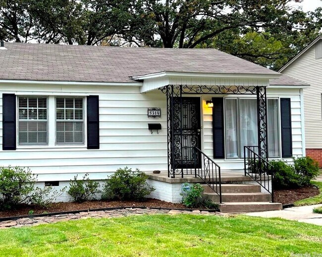 Foto del edificio - Adorably Updated 3 bedroom home in Hillcrest