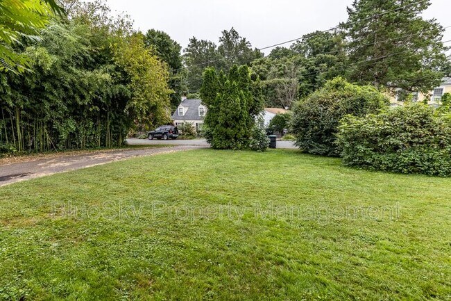 Building Photo - 213 Todd Ave