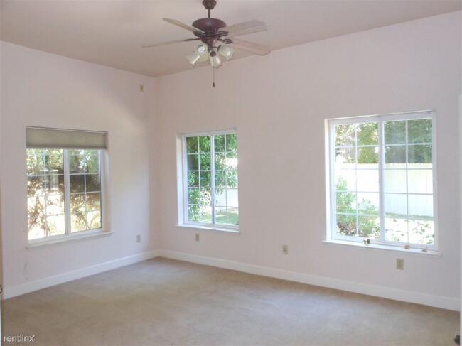 Building Photo - 6 br, 3.5 bath House - 7691 Rush River Dr ...