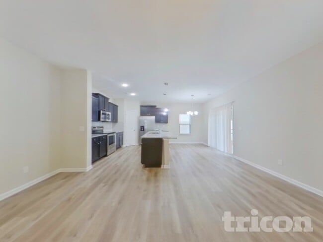 Building Photo - 213 Spring Knoll Dr