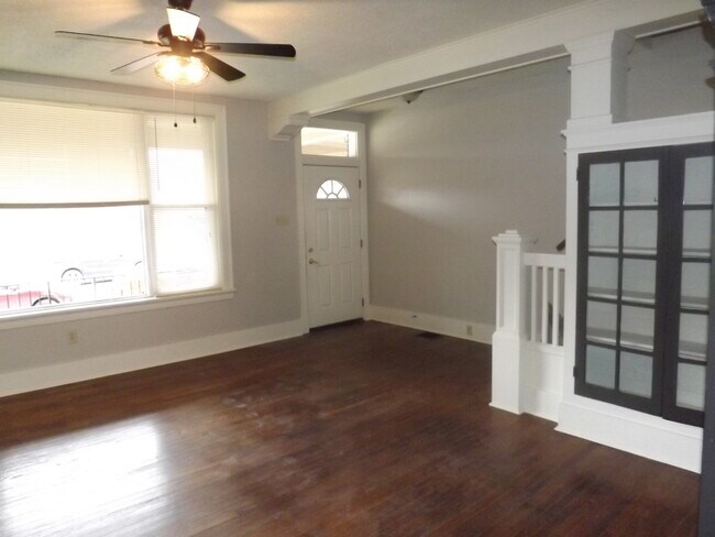 Frente al lado - excelentes construido inmediatas! - 325 N Murtland St