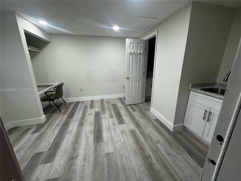 Photo - 582 E 18th Street Unit C