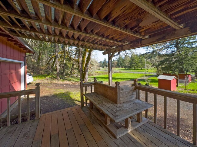 Building Photo - Beautifully Remodeled Country Home