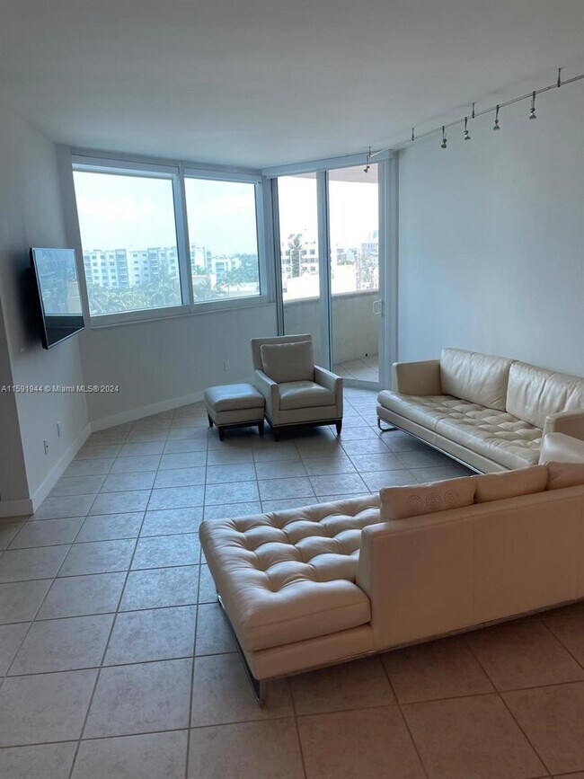 Foto del edificio - 300 South Pointe Dr