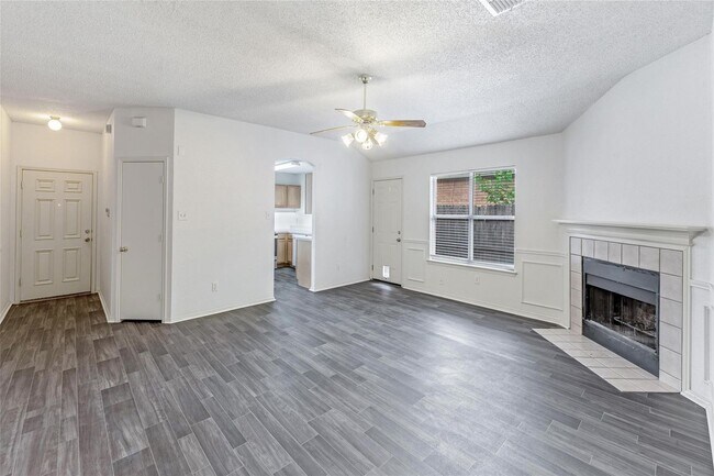 Building Photo - 7024 Negril Ct