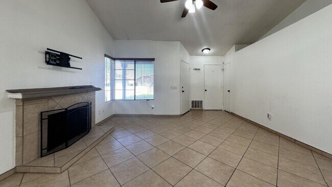 Foto del edificio - Charming 2 Bedroom 2 Bath home in Perris!