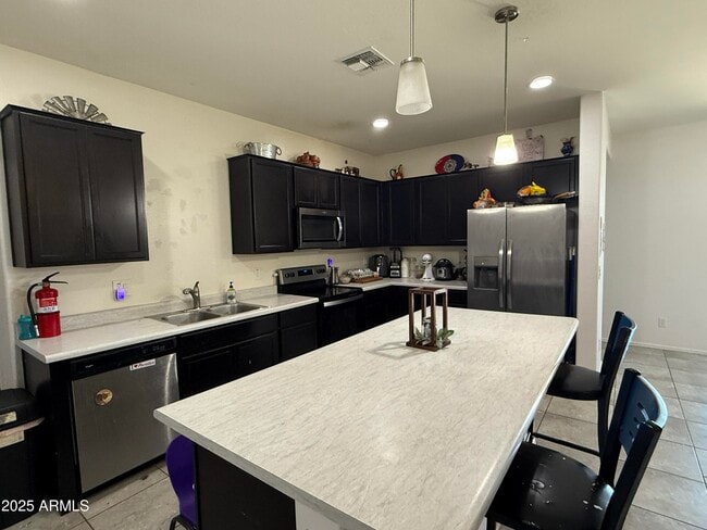 Building Photo - 17593 W Daley Ln