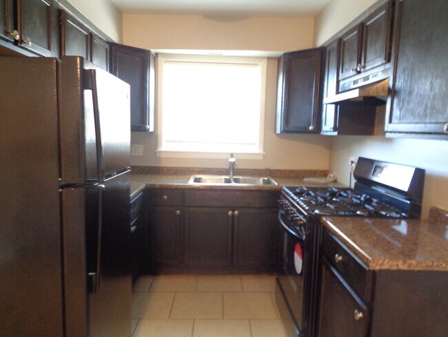 Foto del edificio - 8149 83rd Pl