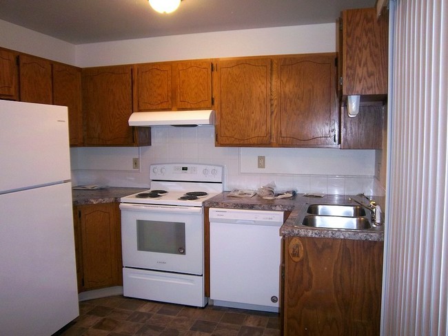 Building Photo - 4891 Basswood Dr