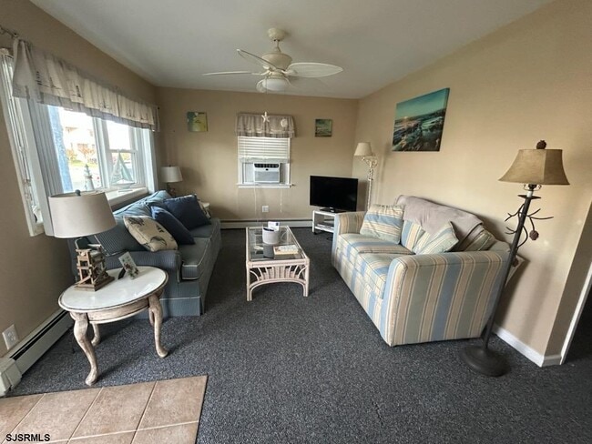 Building Photo - 200 3rd St S