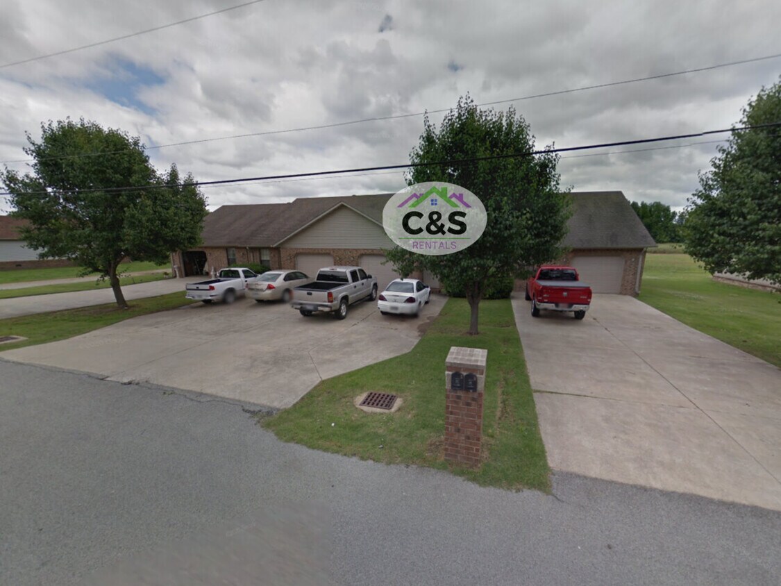 Building Photo - 601 Bogil Rd