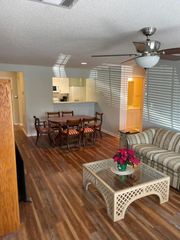 Building Photo - 1231 Ladys Island Dr