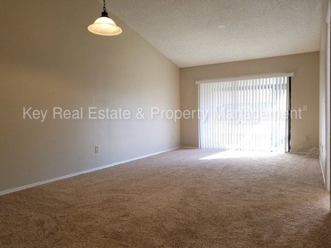 Building Photo - 88 Silver Park Cir