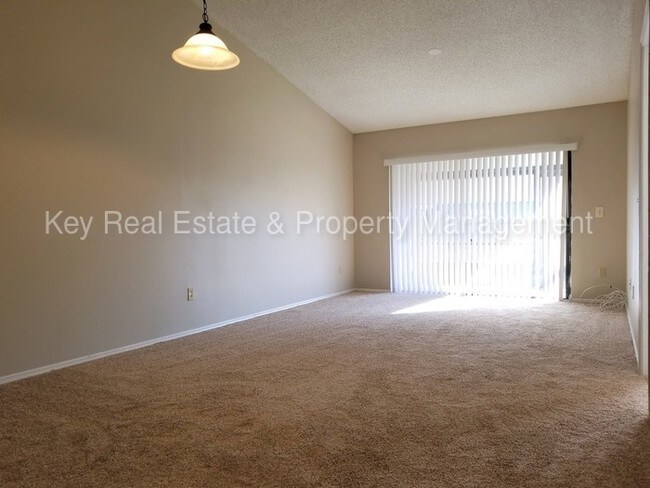 Foto del edificio - 88 Silver Park Cir