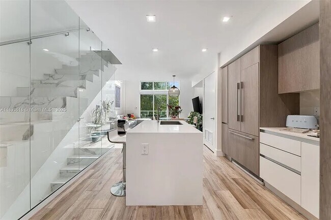 Foto del edificio - 455 NE 39th St