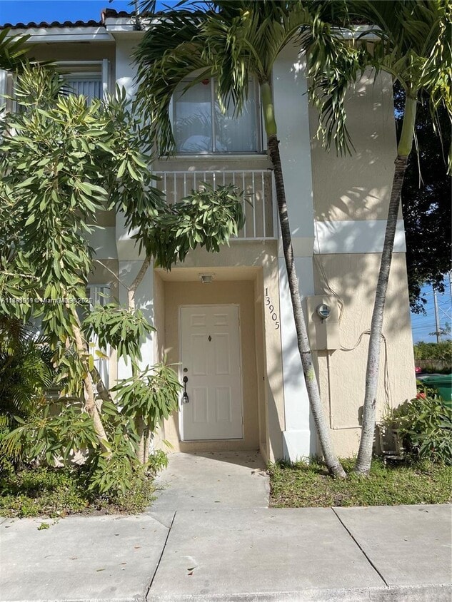 Foto principal - 13905 SW 177th Terrace