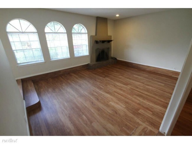 Building Photo - 9101 Rockcrest Cir