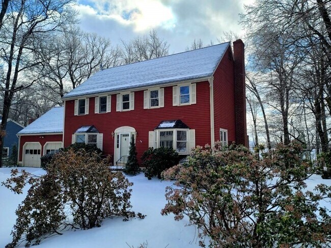 Foto del edificio - 23 Tattan Farm Rd