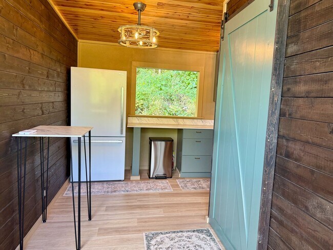 Foto del edificio - 1 Bedroom Cozy Cabin