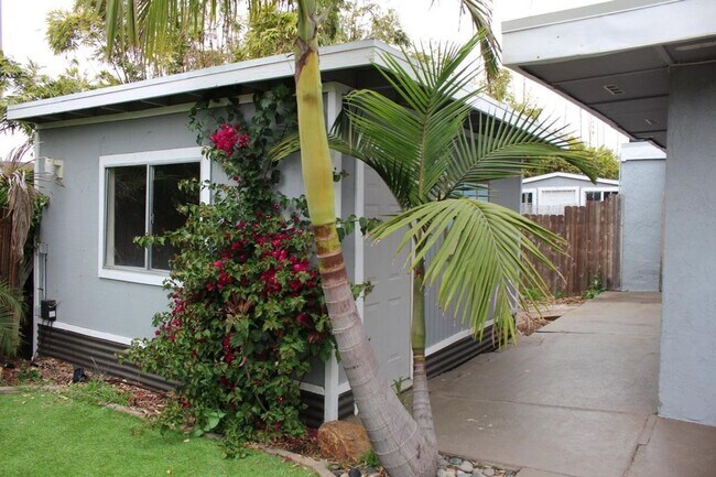 Foto del edificio - Carlsbad Blvd (Single Story Duplex)