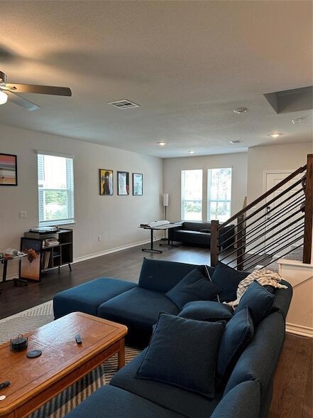 Foto del edificio - 4905 Plum Peach Bend