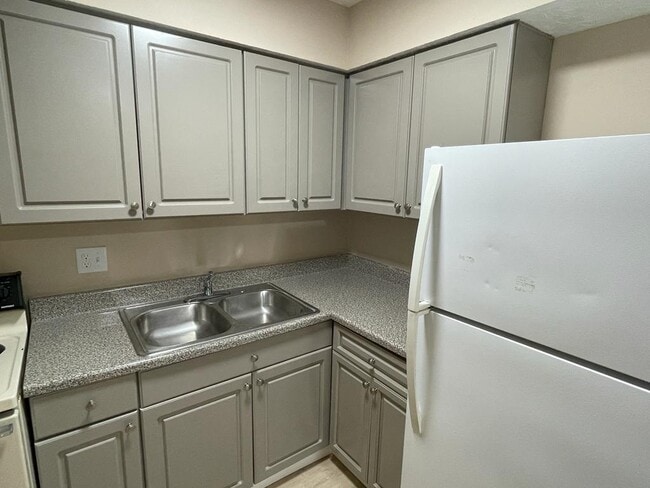 Building Photo - 6856 Garden Terrace Rd