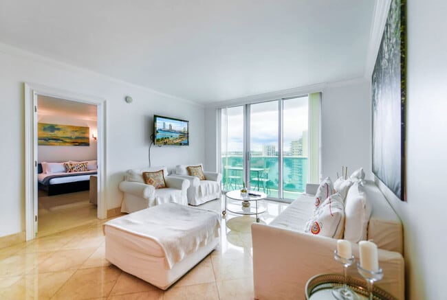 Building Photo - 3901 S Ocean Dr