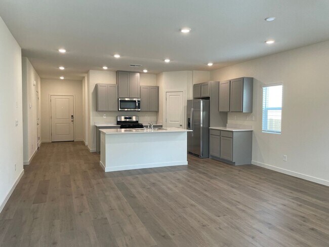 Building Photo - Brand New DR Horton Home!