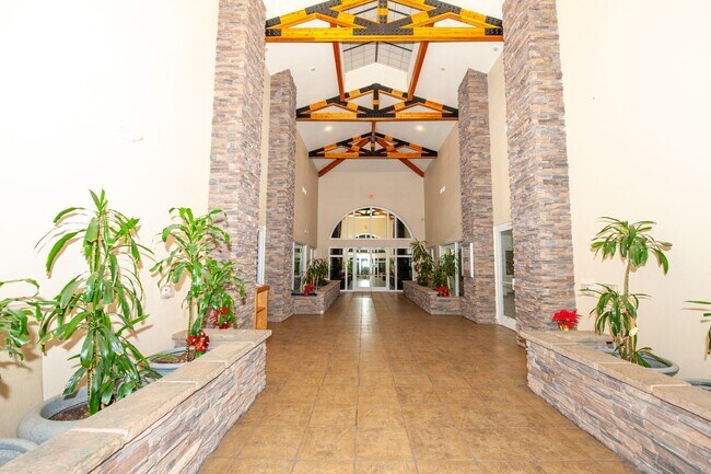 Foto del edificio - 9050 W Warm Springs Rd