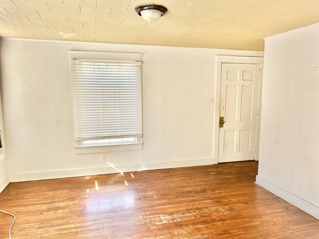 Building Photo - 3342 Eaton St